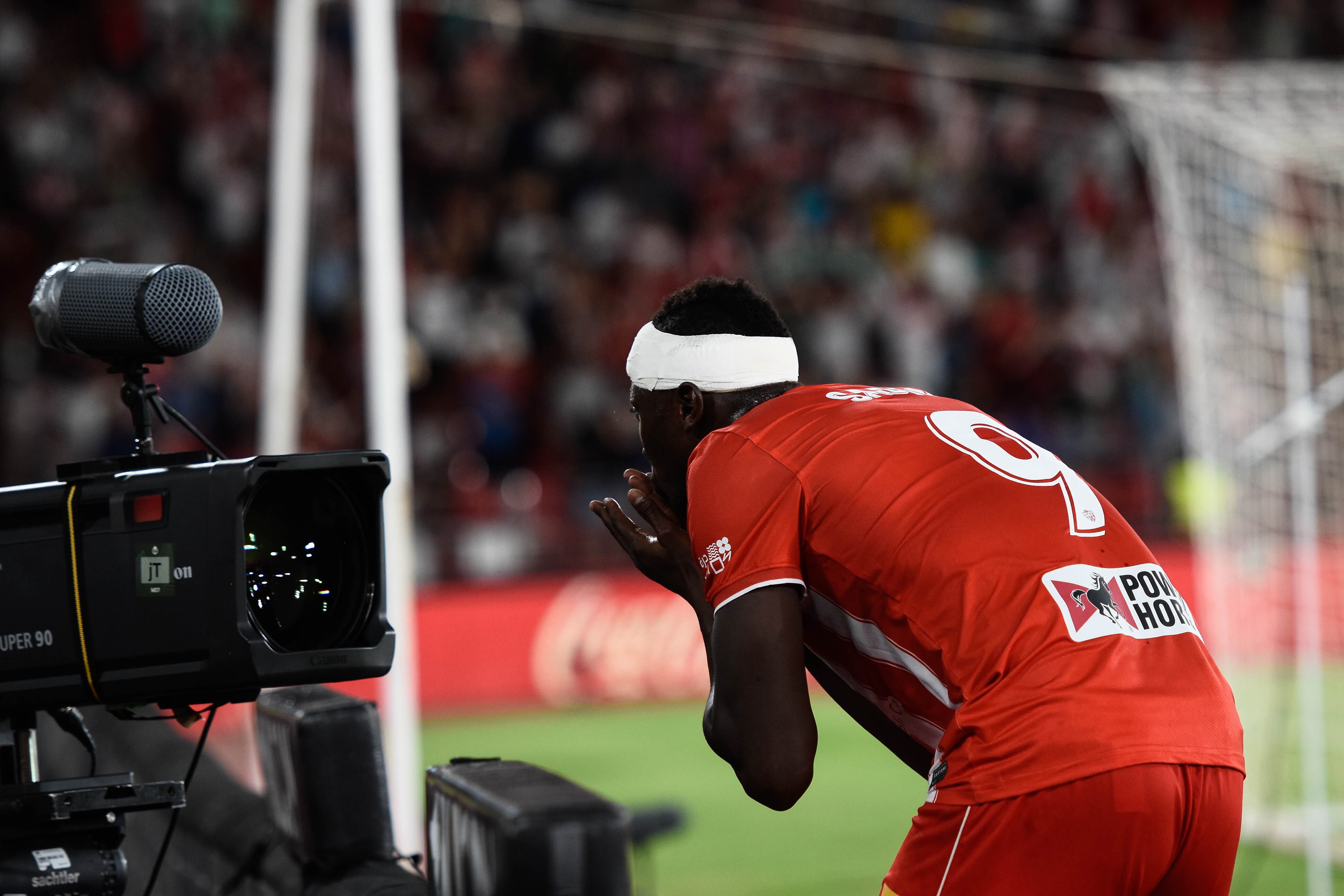 El nigeriano ha pasado el reconocimiento médico y ha firmado su nuevo contrato.