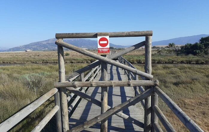 Pasarela de Los Lances cerrada