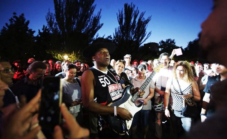 El guitarrista Carvin Jones, durante el concierto celebrado en la zona de Las Moreras