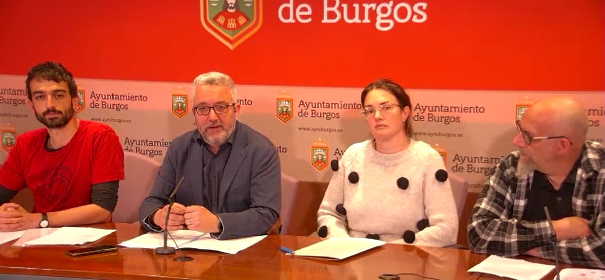 El concejal de Medio Ambiente, Carlos Niño (2ºizda) ha presentado la Feria de la Tierra junto a Javier Leal, de Ábrego, Laura Robledo de la Fundación Oxígeno y Rodrigo del Pozo de Red de Economía Solidaria