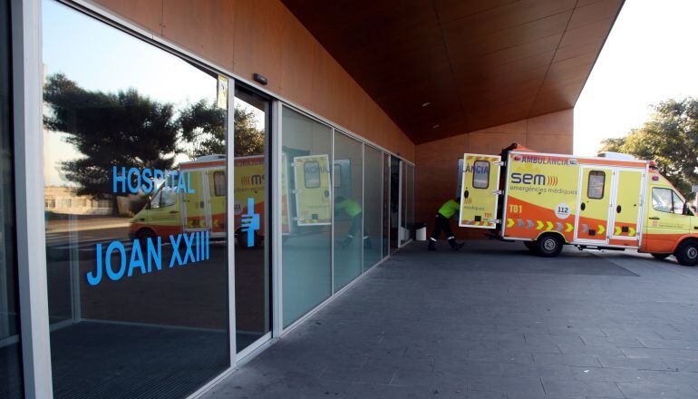 Entrada del servei d&#039;urgències de l&#039;Hospital Joan XXIII de Tarragona