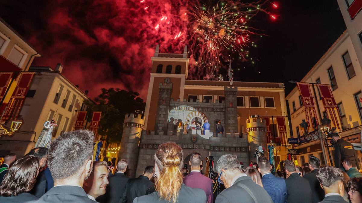 Así fue el pregón de los Moros y Cristianos de Elda 2025 de Alejandro Vera: emoción, recuerdos y orgullo festero