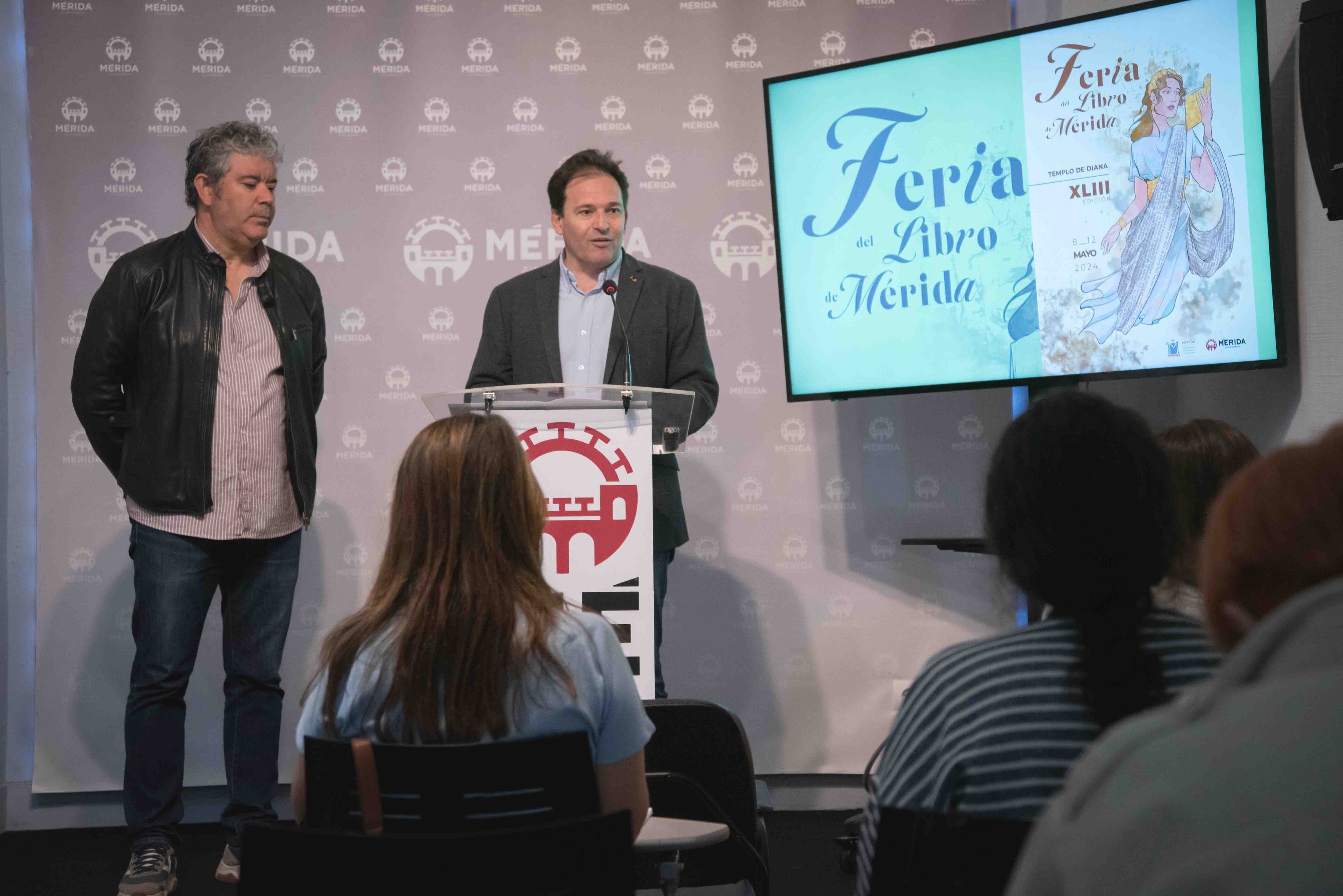 ANTONIO VÉLEZ EN LA PRESENTACIÓN FERIA DEL LIBRO