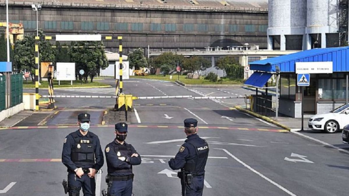 Los trabajadores de la antigua Alcoa de A Coruña firman y renuncian a futuras acciones legales contra la multinacional