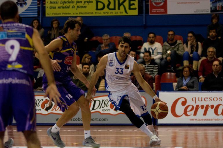 El Club Ourense Baloncesto, perdía en la cancha del Palencia en un partido muy igulado, al final 83-77