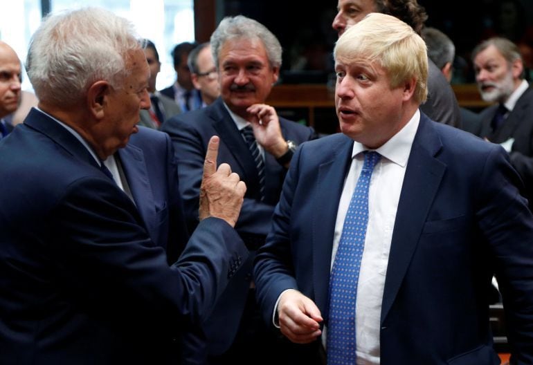 José Manuel García Margallo y su homólogo británico, Boris Jhonson, durante un encuentro entre ambos en Bruselas.