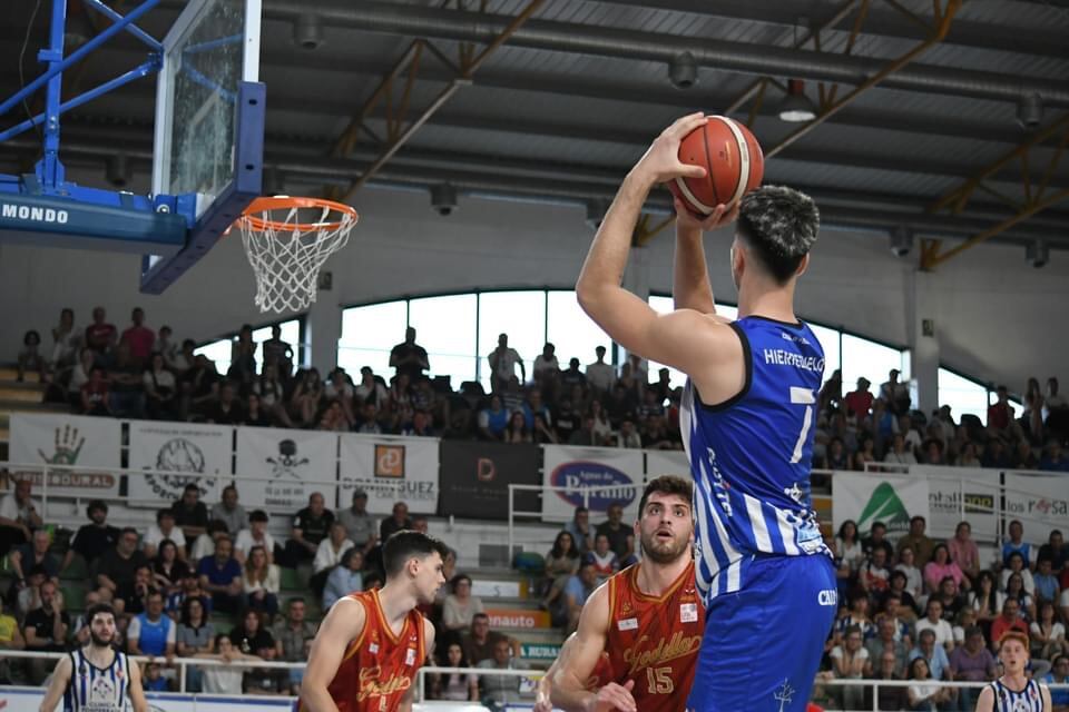 Clínica Ponferrada SDP perdió de 12 punto en Godella y se queda fuera de la lucha por el ascenso