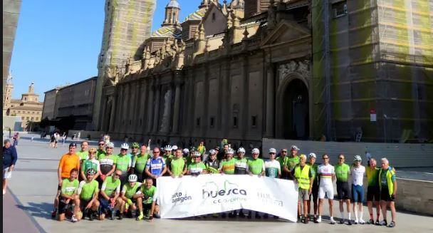 Participantes en la salida Mariano Catalán en la Plaza del Pilar en Zaragoza