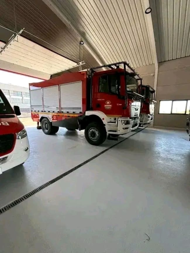 Vehículos en el Parque de Bomberos Sierra Mágina Norte de Bedmar