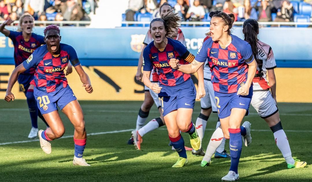Las jugadoras del Barcelona celebran un gol en la Primera Iberdrola.