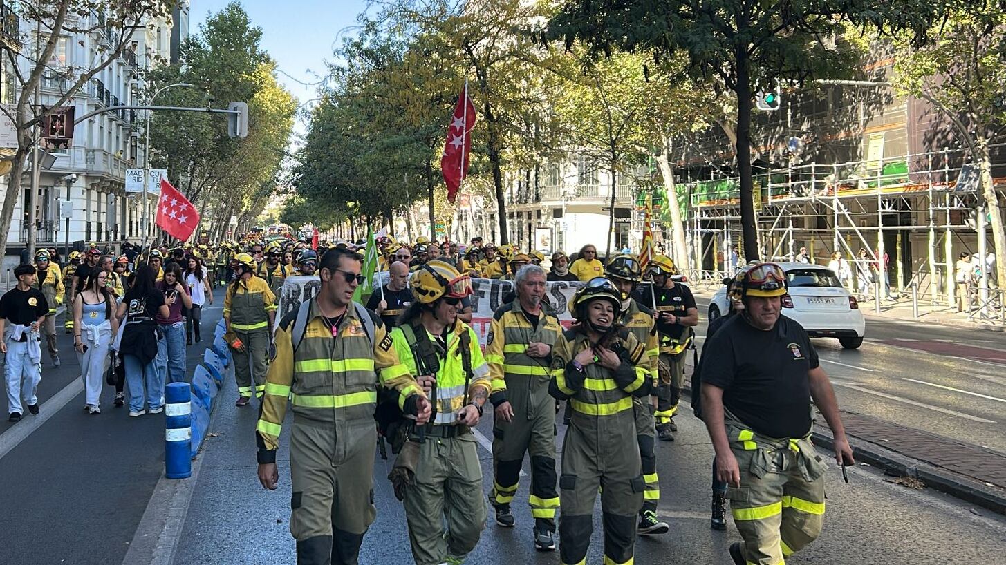 Manifestación de bomberos forestales en Madrid