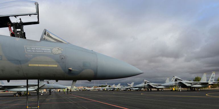 Imagen de un F15 de EEUU en la Base Aérea de los Llanos