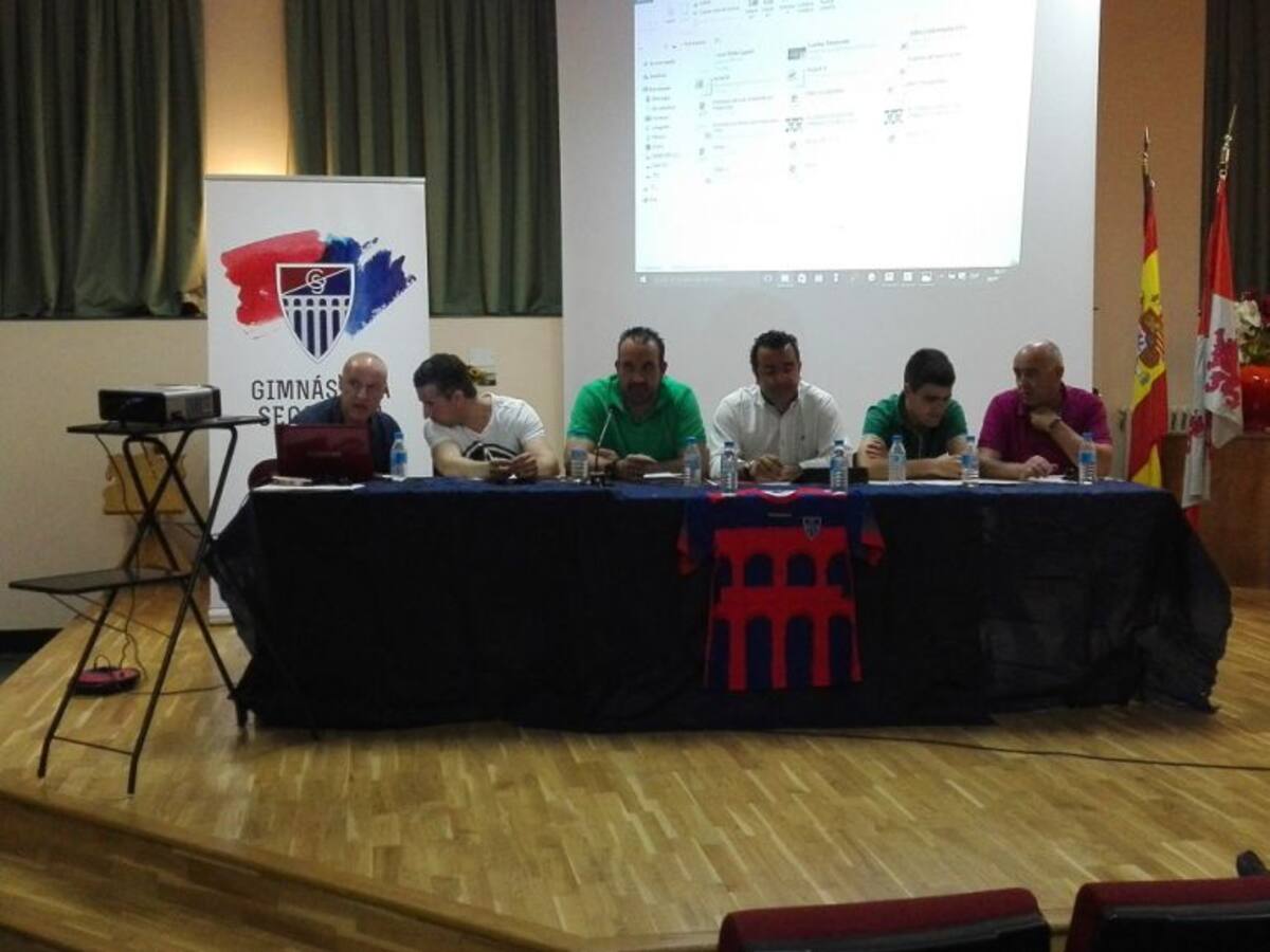 Ser deportivos. Entrevista a Juan Carlos Renedo, directivo de la Segoviana, sobre el partido ante el Bupolsa