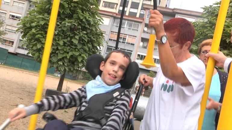 Columpio adaptado CEIP Seis do Nadal