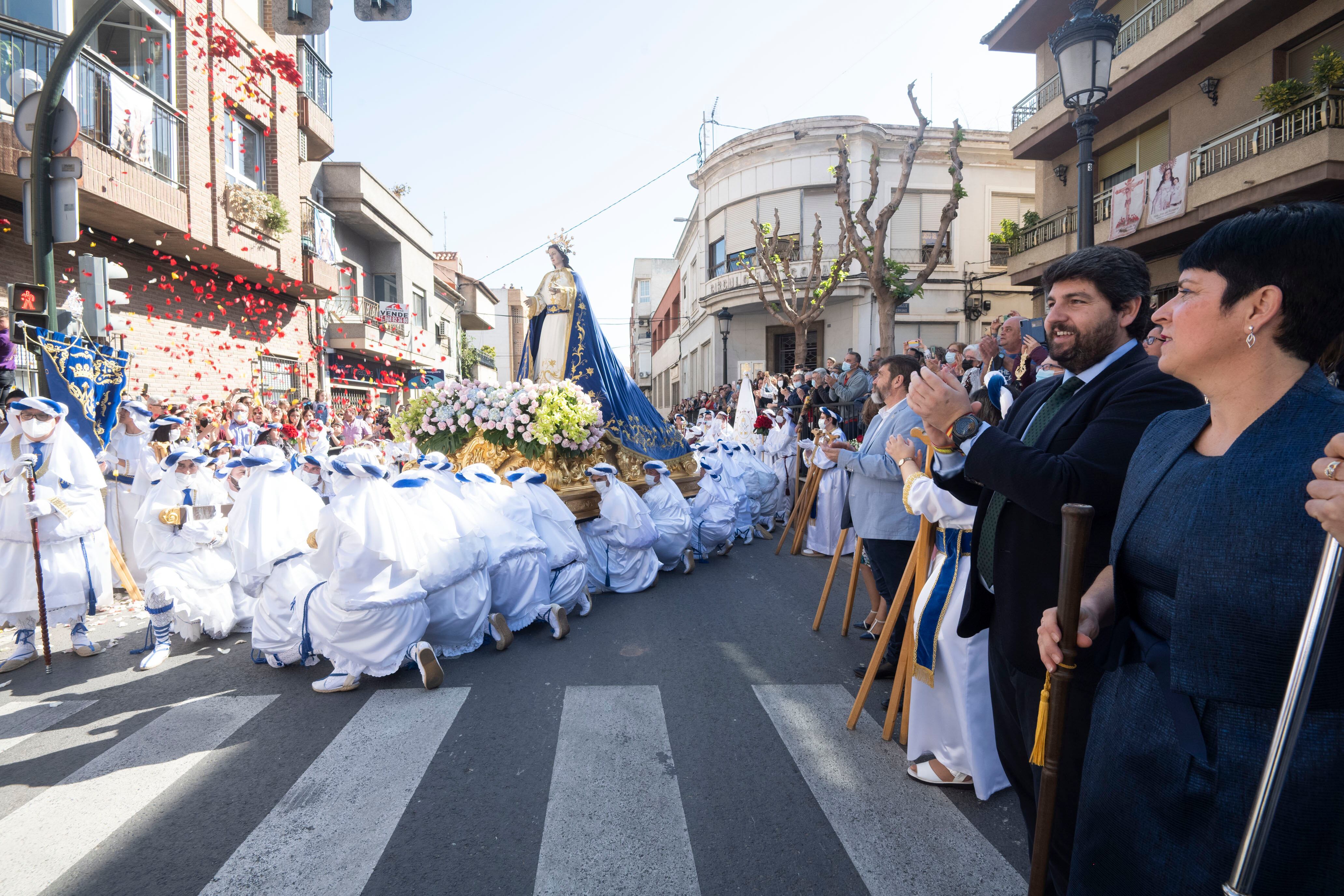 López Miras en la procesión del el Encuentro de Resurrección del Señor de la pedanía murciana de Torreagüera