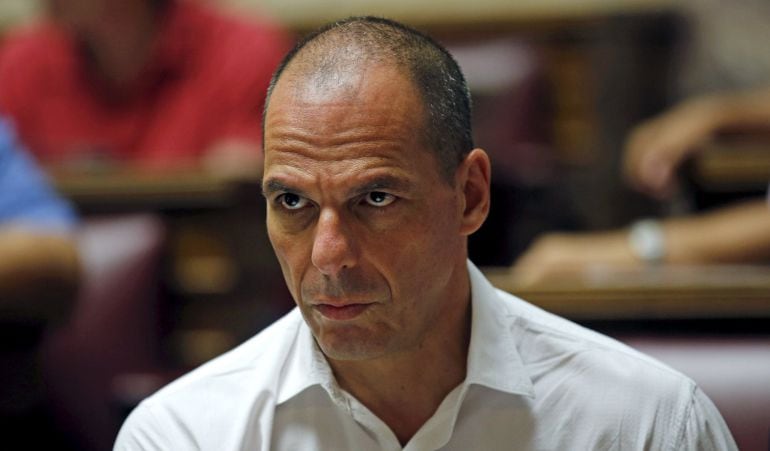 Former Greek Finance Minister Yanis Varoufakis attends a session of ruling Syriza&#039;s leftist party parliamentary group at the Parliament building in Athens, Greece July 10, 2015. The Greek parliament will give the government a mandate to negotiate with cre