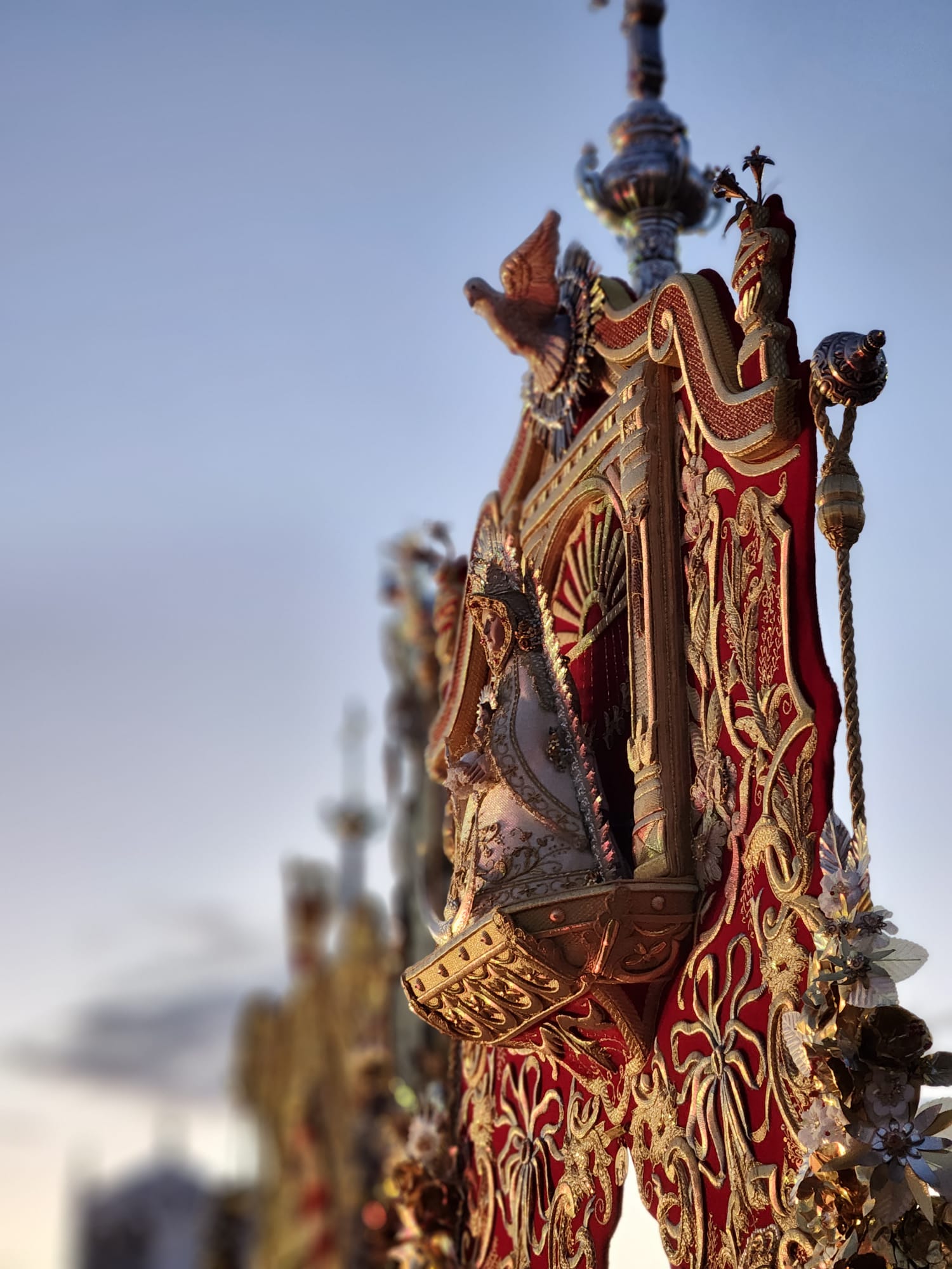 Simpecado de San Roque en la aldea.