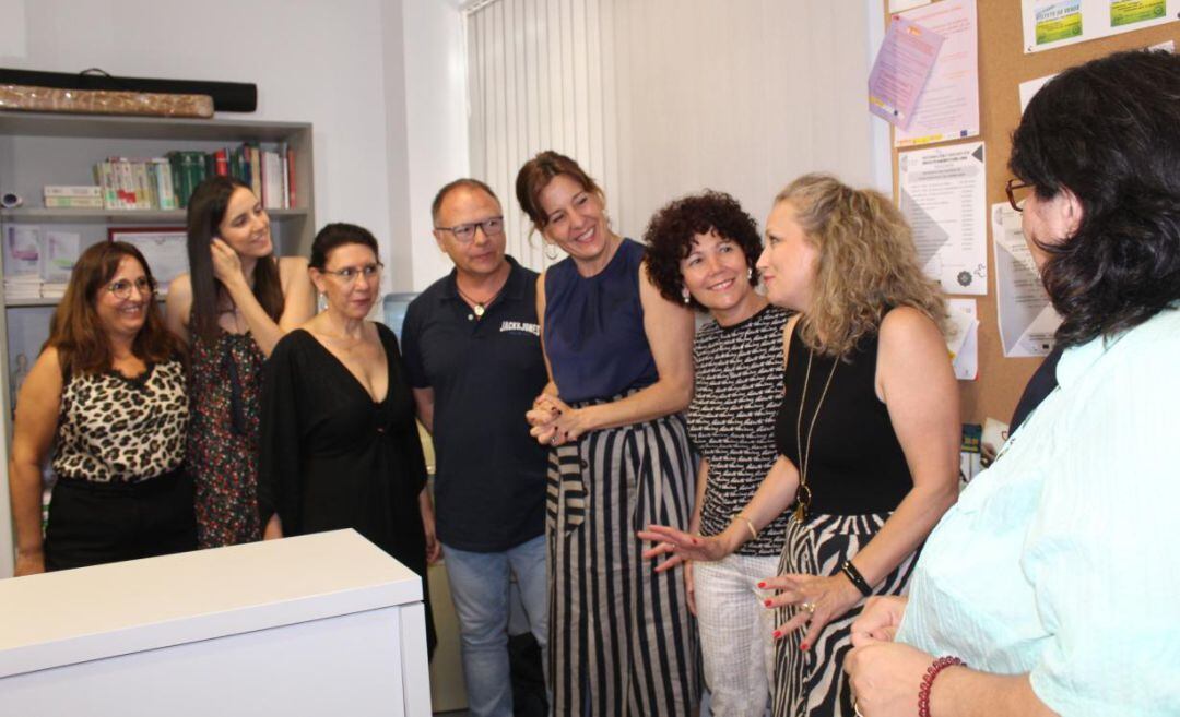 Blanca Fernández ha visitado el centro de la mujer de Ciudad Real