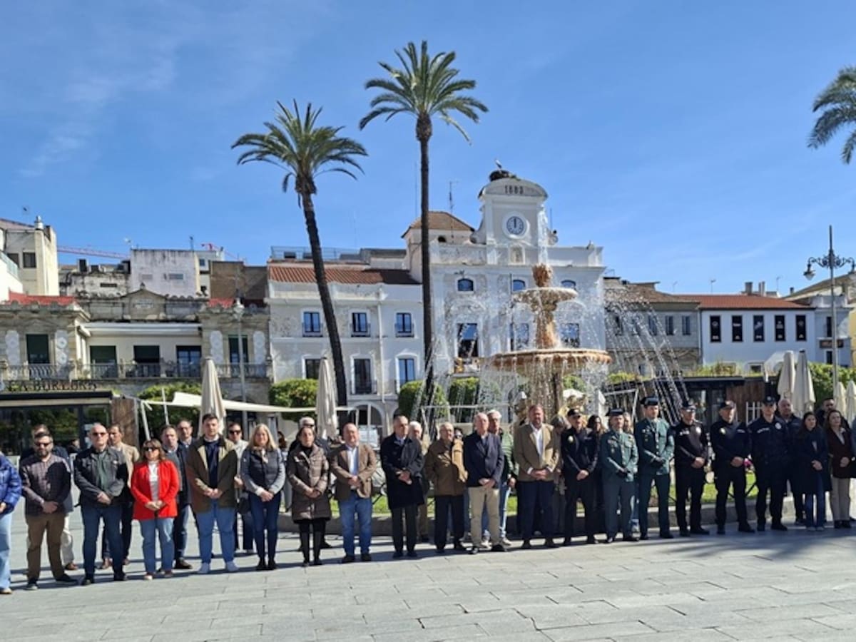 Mérida se suma al minuto de silencio por las víctimas del terrorismo