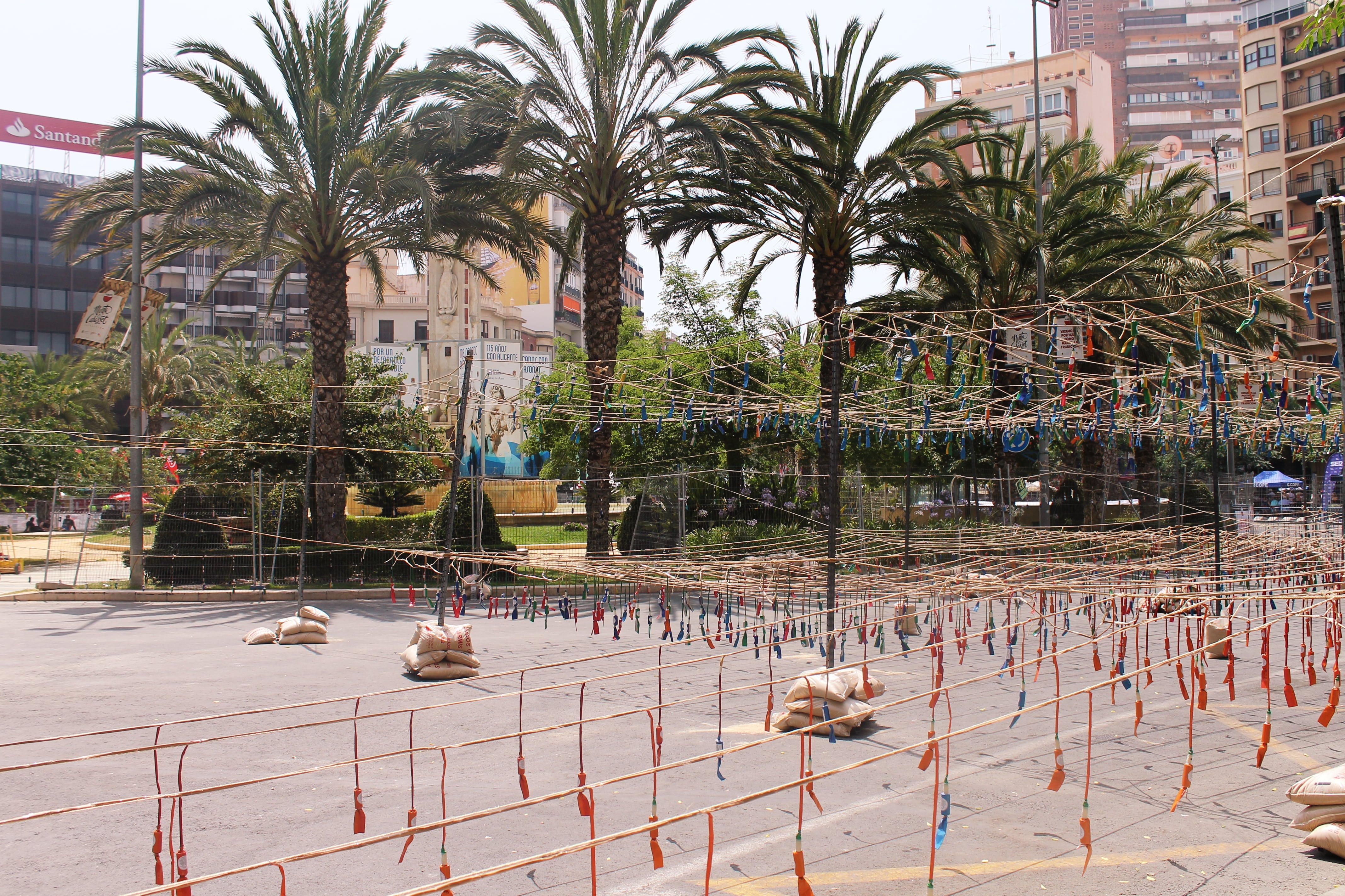 Imagen de archivo de una mascletá en la Plaza de los Luceros