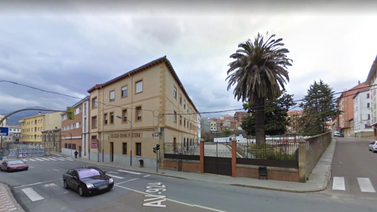 Un niño de 9 años resulta herido grave al caer desde una ventana de su colegio