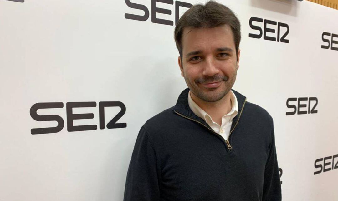 Javier Sánchez Serna, diputado por la Región de Murcia de Unidas Podemos, tras ser entrevistado en el programa Hoy por hoy. Foto archivo