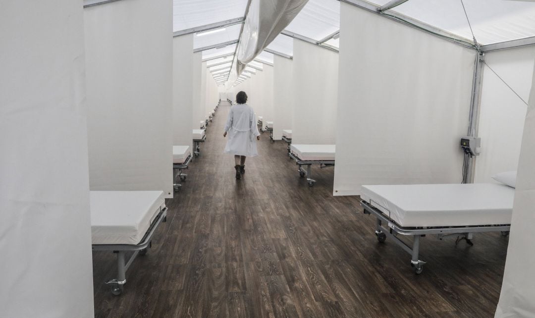 Archivo - Instalaciones del &#039;hospital de campaña&#039; construido junto al Hospital La Fe, en Valencia 