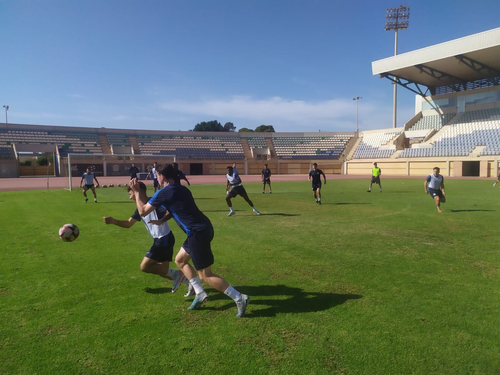 Llega el esperado primer derbi a Santo Domingo.