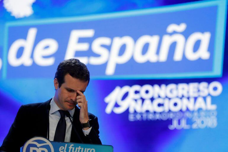 El candidato a la Presidencia del PP, Pablo Casado, durante su intervención hoy en el XIX Congreso del partido en el que se elige al nuevo presidente de la formación en la que ha dicho: &quot;pase lo que pase, saldremos más fuertes y más unidos&quot;. 