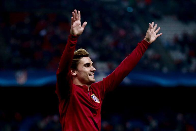 Griezmann saluda a la grada del Calderón