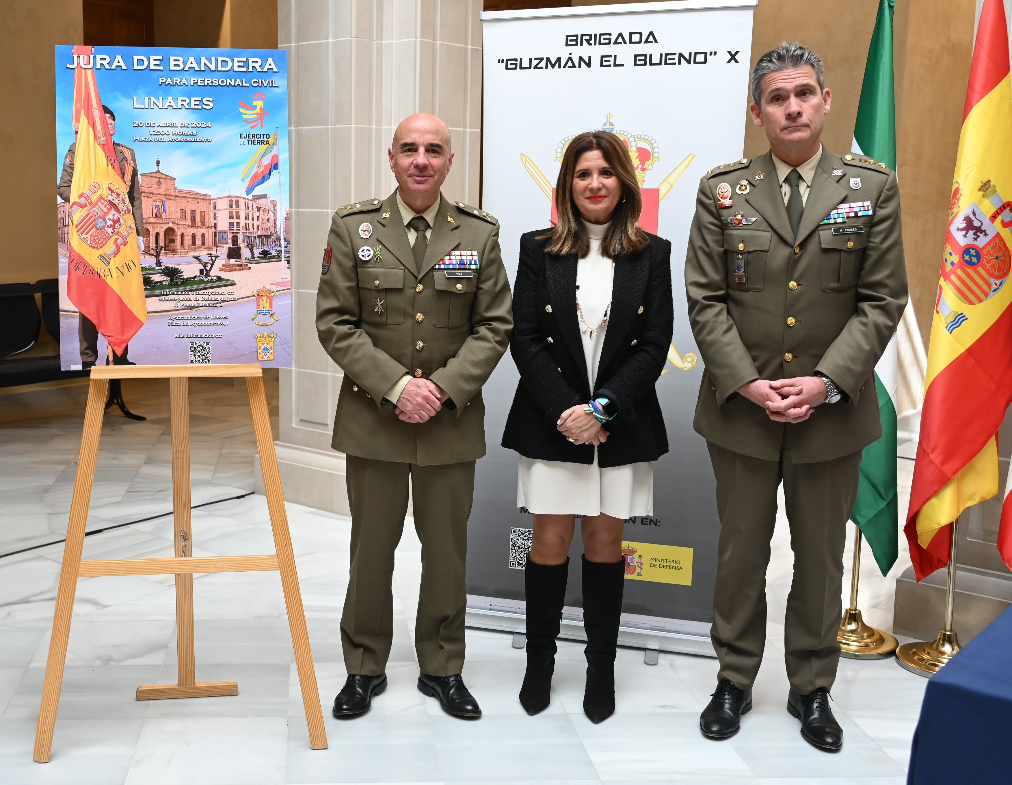 Presentación de Jura de Bandera Civil en Linares.