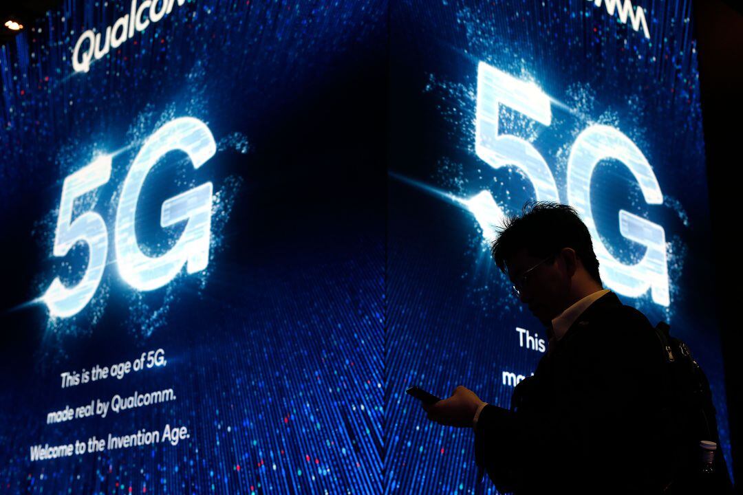 Imatge d&#039;un panell publicitari sobre la tecnologia 5G, al Movile World Congress de Barcelona