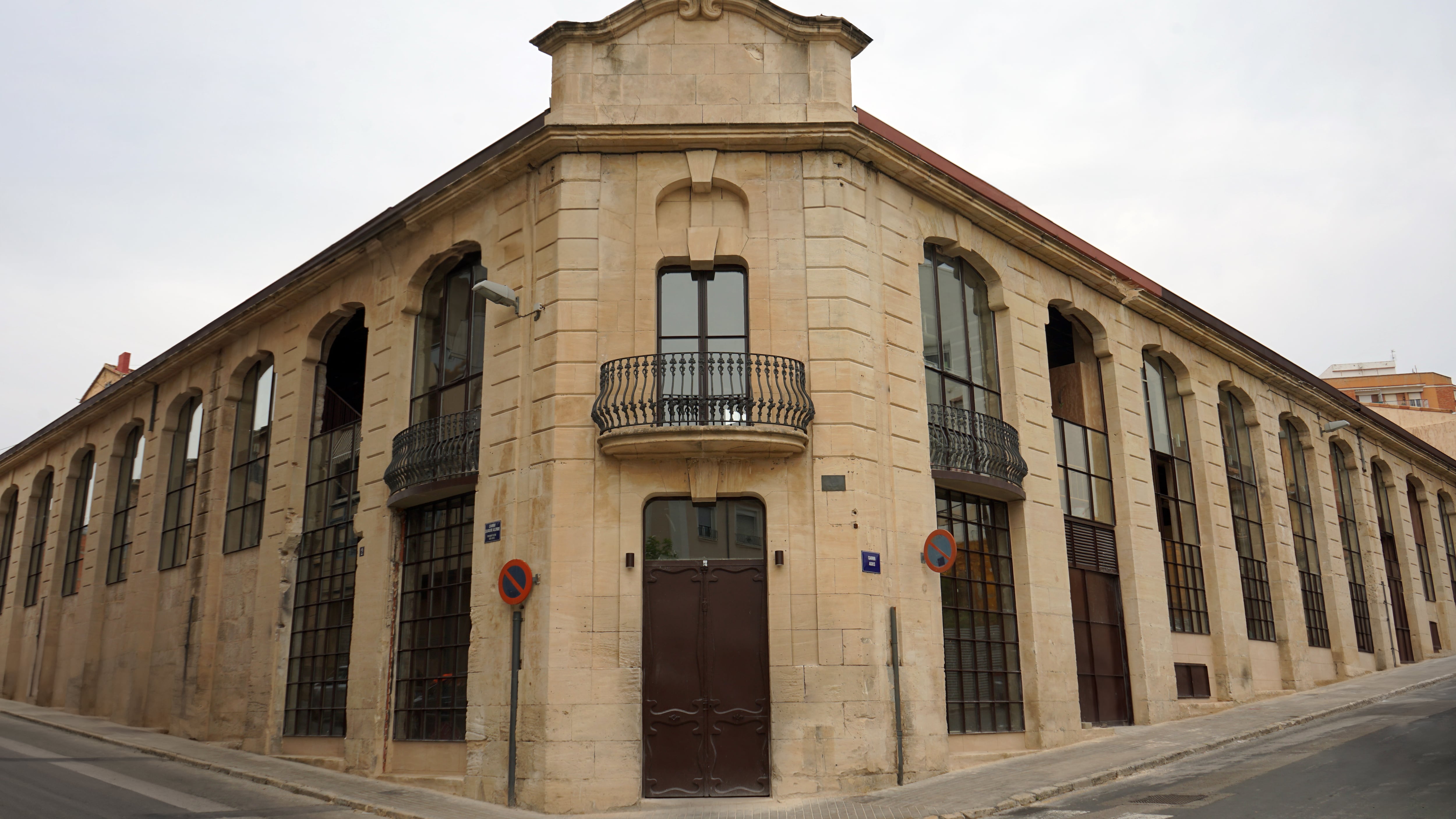 Fachada de PTUR en Alcoy