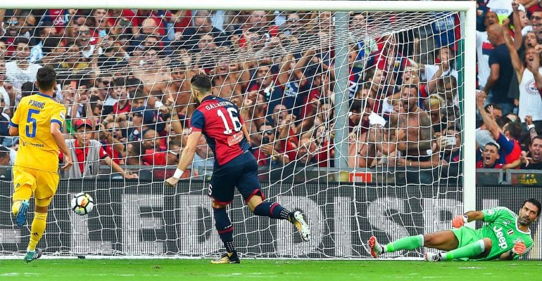 Bufffon encaja un gol en el partido ante el Genoa