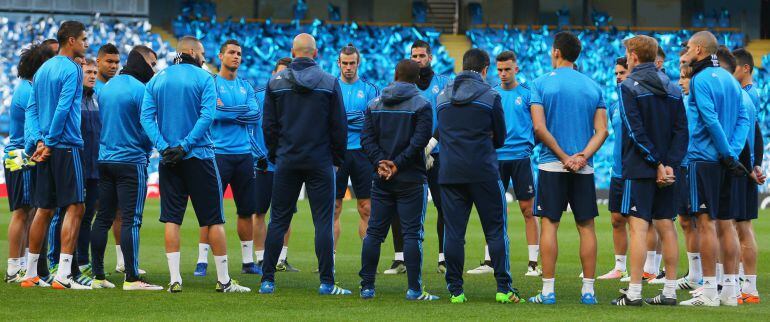 El Real Madrid durante el entrenamiento oficial previo al enfrentamiento de la Liga de Campeones con el Manchester City