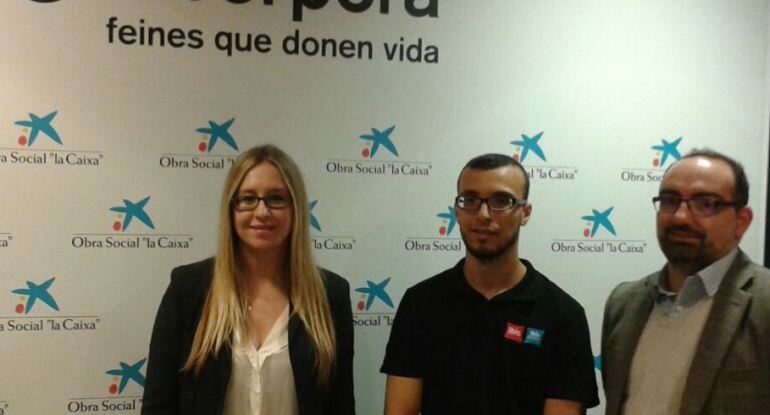 Badreddine Zakour, al mig.