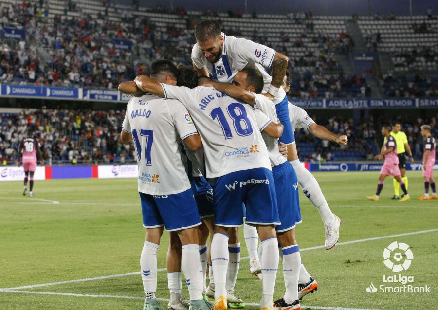 El Tenerife sumó su segunda victoria de la temporada 22-23.