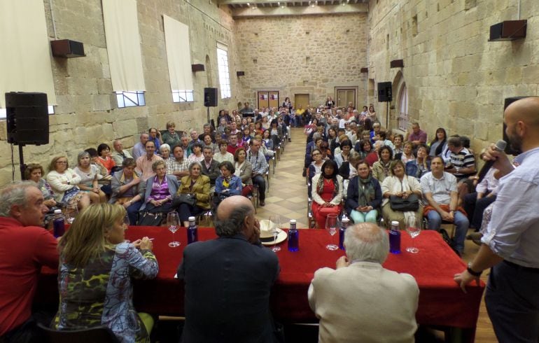 Acto presentación de la novela de José María Pérez &quot;Peridis&quot;.