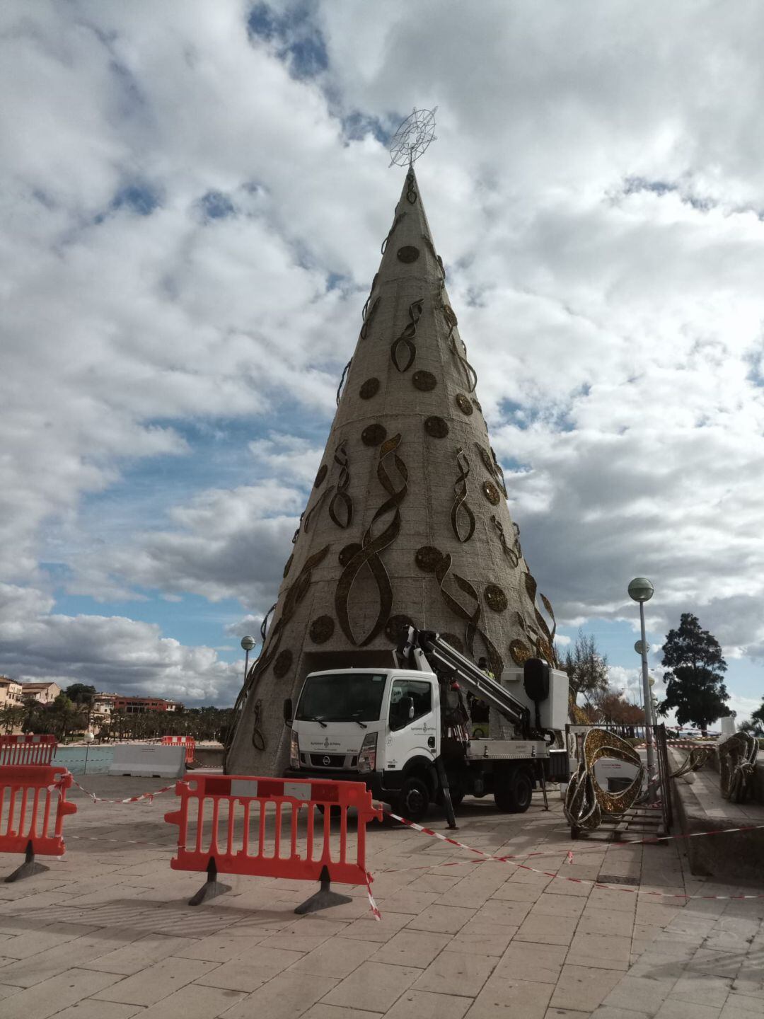 Ya no se podrá acceder al interior del árbol de Navidad.