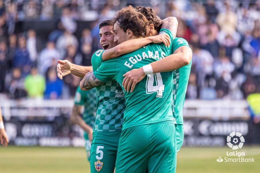 Celebración de un gol y una victoria que acerca la Primera División.