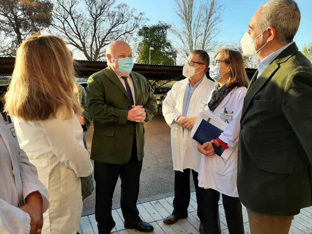 A punto de concluir la reforma de la UCI del Hospital San Agustín de Linares