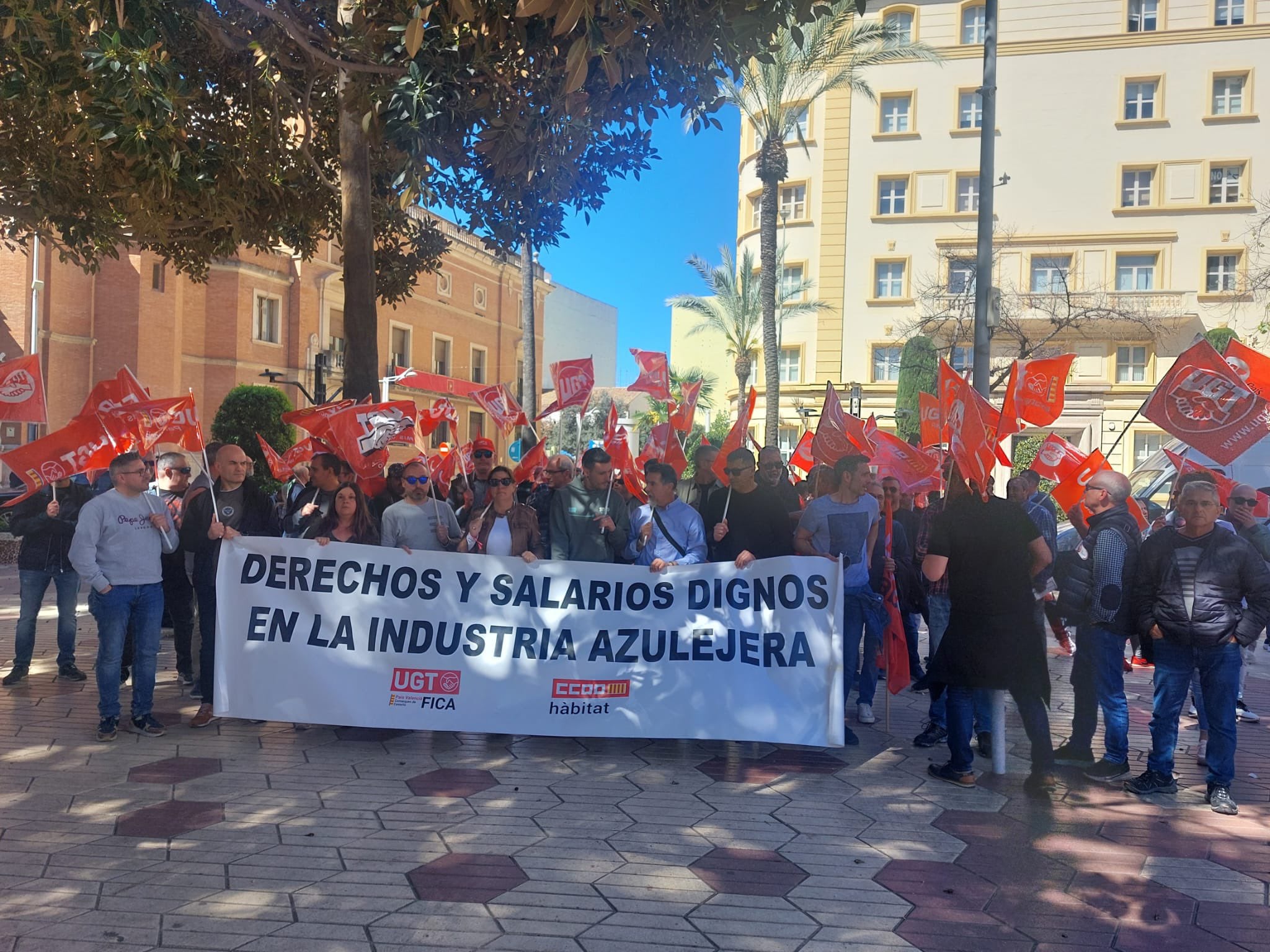 CCOO y UGT llaman a la movilización masiva ante el bloqueo patronal de la negociación del convenio del azulejo