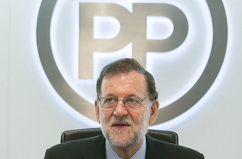 Fotografía facilitada por el PP del jefe del Ejecutivo en funciones y presidente del partido, Mariano Rajoy, al inicio de la reunión del Comité de Dirección del Partido Popular.