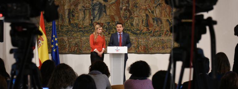 Comparecencia de los consejeros de Fomento (Elena de la Cruz) y de agricultura (Francisco Martínez Arroyo) en Toledo