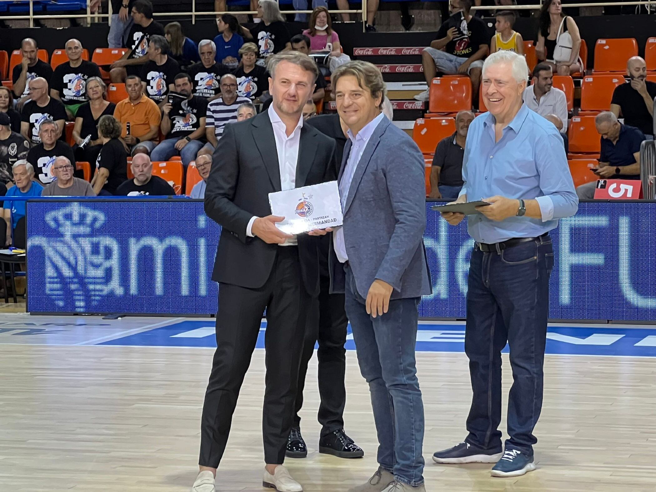 Javier Ayala durante el partido de baloncesto en el torneo de Fiestas entre el Partizan y el Carplus Fuenlabrada.