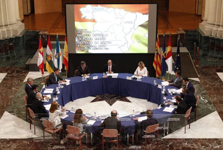 Reunión de 6 comunidades autónomas en Zaragoza para abordar la despoblación y la financiación autonómica