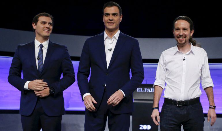 Albert Rivera, Pedro Sánchez y Pablo Iglesias al comienzo del debate previo al 20-D