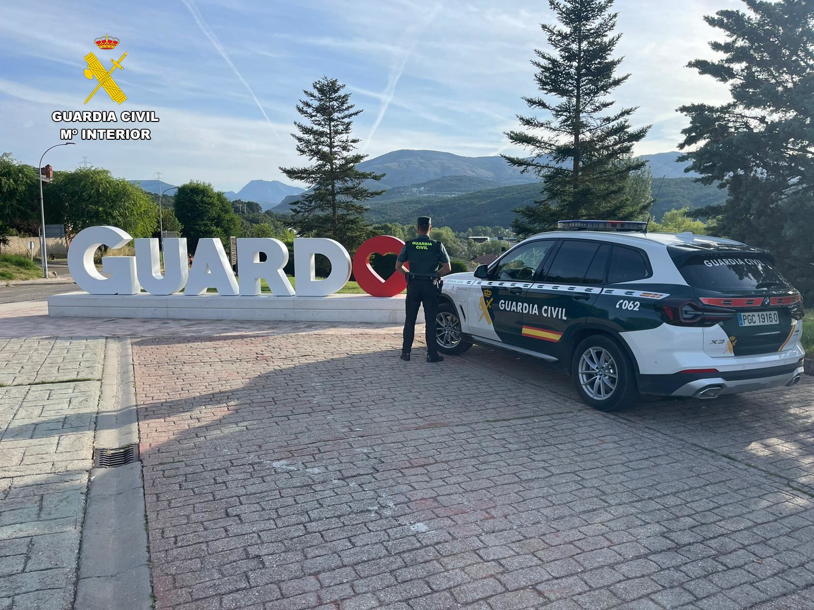 Tres detenidos por sustraer 18 botellas de licor en un supermercado de Guardo