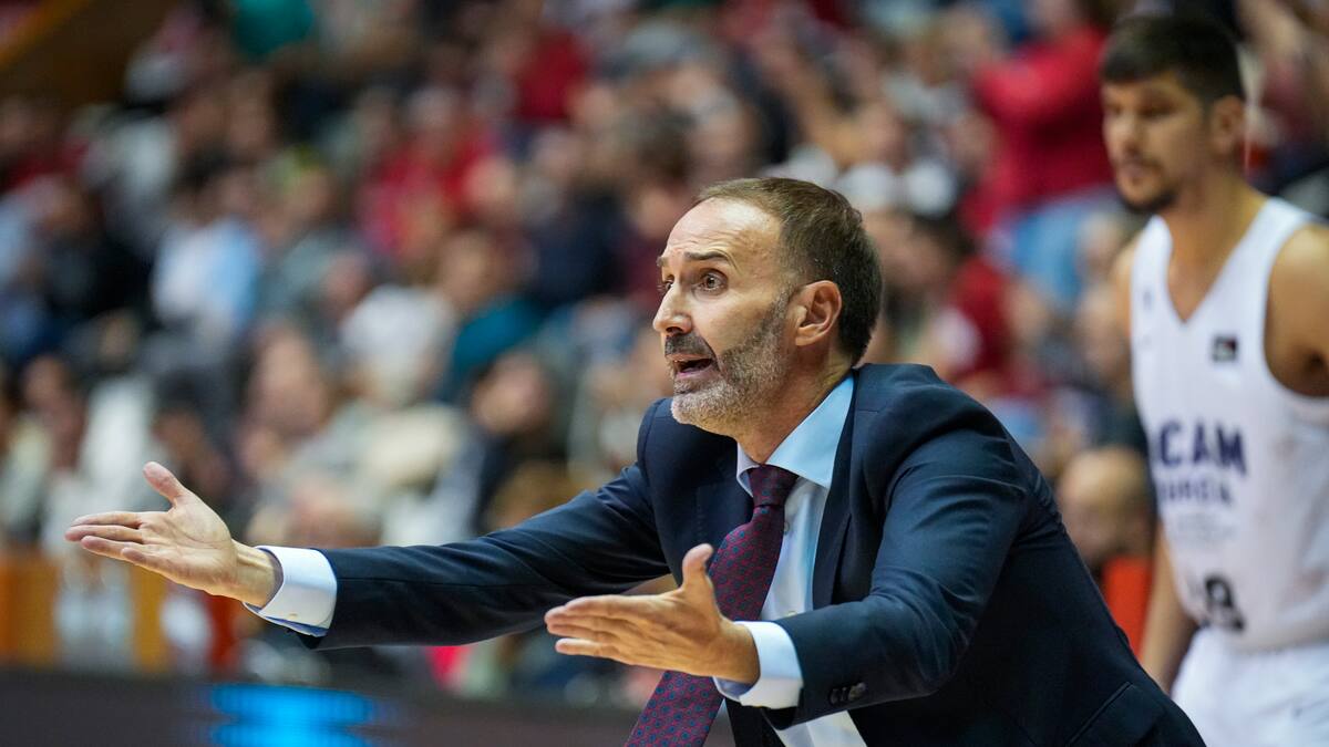 El posteo del UCAM Murcia CB: "Me está costando un poco entender la rotación interior. Rodions erigido como el cuatro titularísimo, Brodziansky aportando desde el banquillo y Radovic que ya no juega"