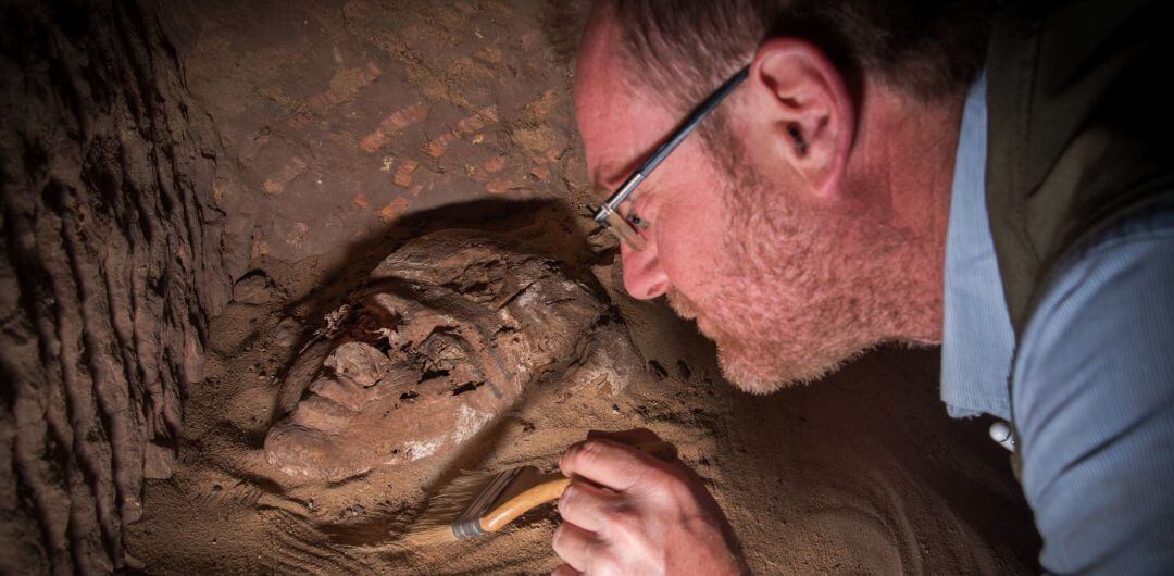 El investigador Alejandro Jiménez, de la Universidad de Jaén, trabajando en Egipto.